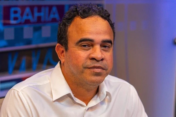 Candidato ao Governo da Bahia sofre acidente de carro em Salvador
