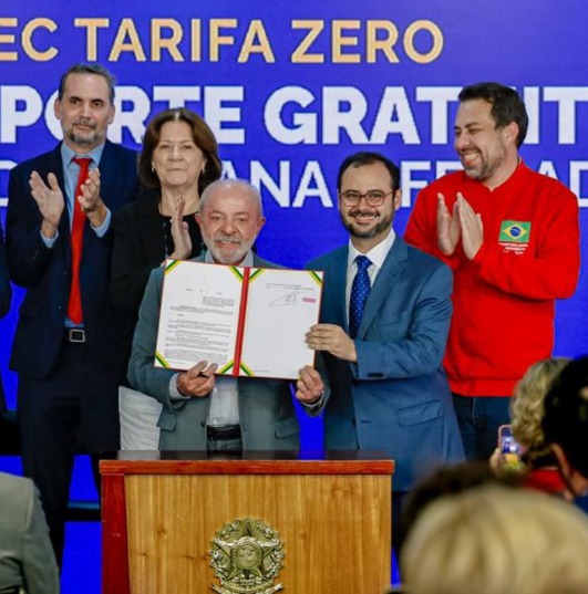 Lula sanciona perdão de dívidas para MEIs e propõe tarifa zero no transporte público